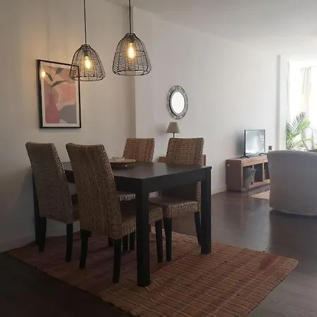 Apartment Spacious And Light Flat With Beautiful Views