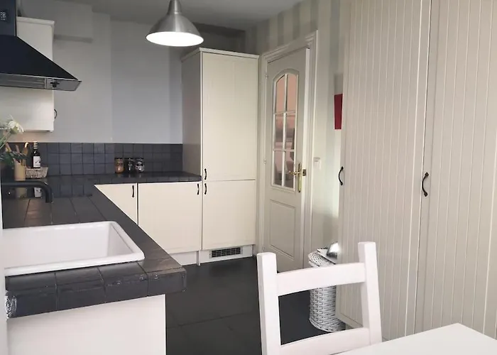 דירה Spacious And Light Flat With Beautiful Views *