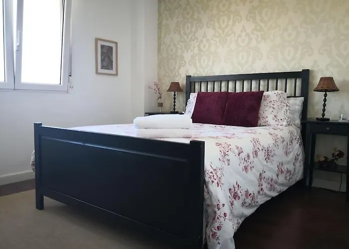 דירה Spacious And Light Flat With Beautiful Views