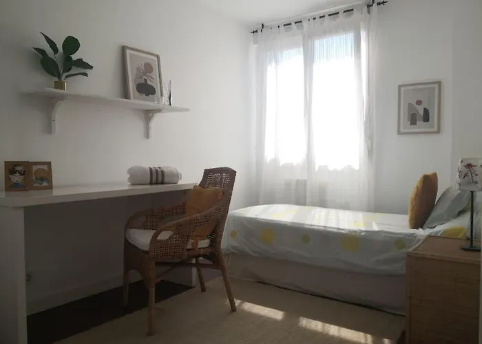 דירה Spacious And Light Flat With Beautiful Views סנטנדר