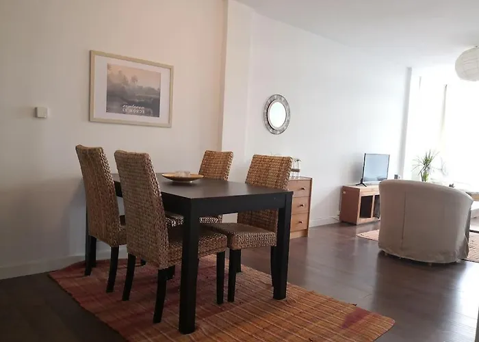 דירה Spacious And Light Flat With Beautiful Views