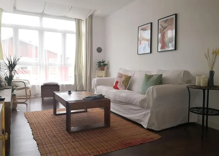 Spacious And Light Flat With Beautiful Views *