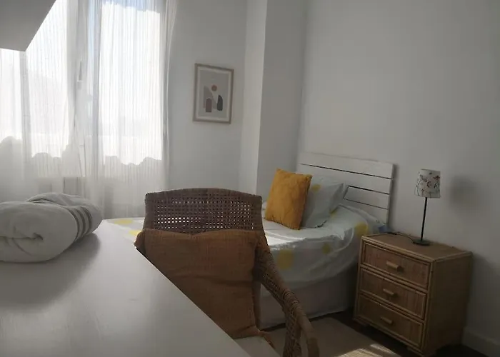 Spacious And Light Flat With Beautiful Views סנטנדר